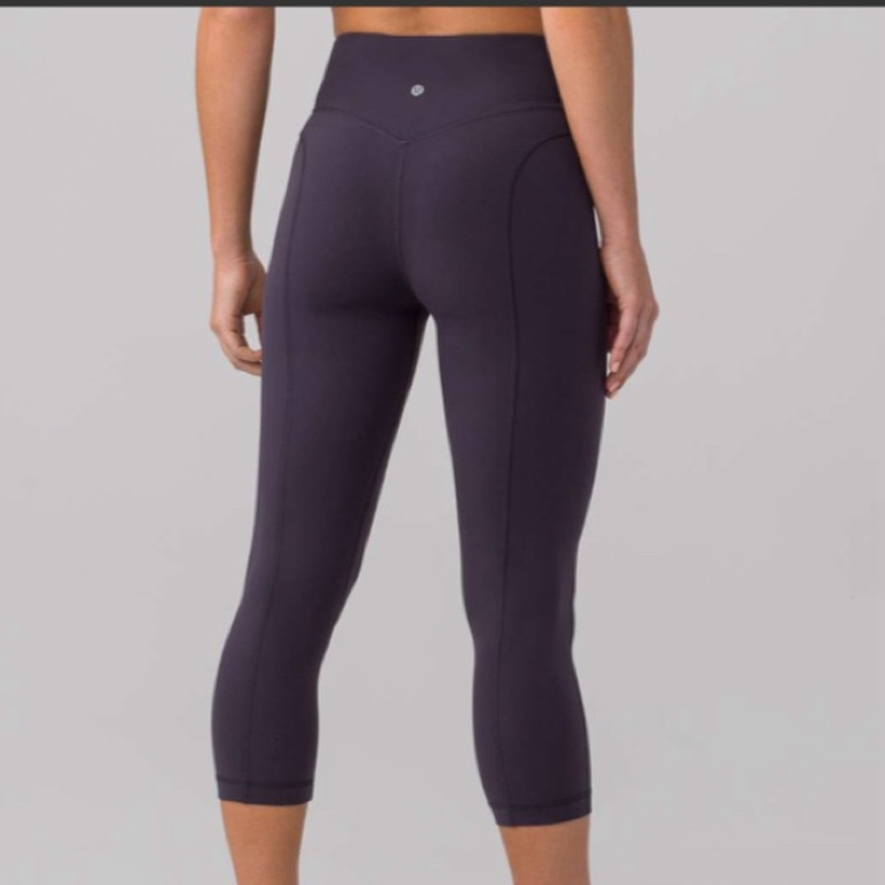 Lululemon Pushing Limits Crop (Nulu 21")
Boysenberry - Discontinued